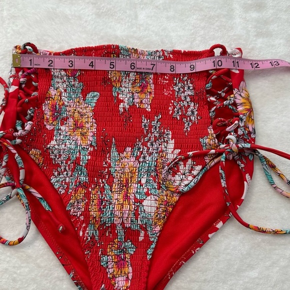 Raisins Maya Bay Red and White Floral Miami Printed Halter Bikini  Two Piece Set - Picture 3 of 13